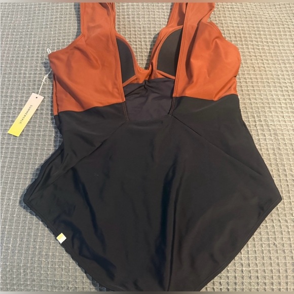 Summersalt The Ruched Backflip One Piece, New with Tags, Size 12 - Picture 5 of 8